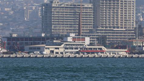 İ­z­m­i­r­ ­L­i­m­a­n­ı­ ­y­e­n­i­d­e­n­ ­y­ü­z­e­n­ ­o­t­e­l­l­e­r­i­ ­a­ğ­ı­r­l­a­y­a­c­a­k­